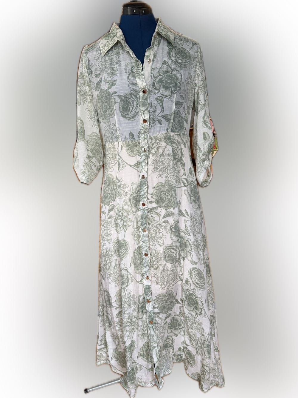 Button-Front Floral Dress in Sage Green and Off White